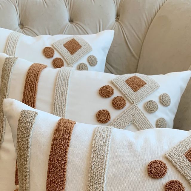 Housse De Coussin Artisanale A Pompons 45cm & 45cm